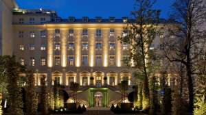 SetWidth1300-Kempinski-Prague-Facade-Photo-Night-3MB