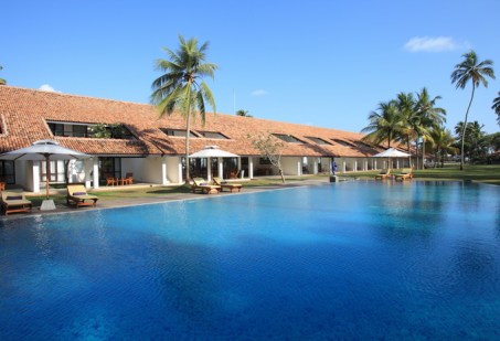 SL exterior-view-of-lap-pool