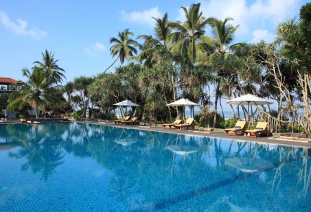 SL main-pool-and-beach-view